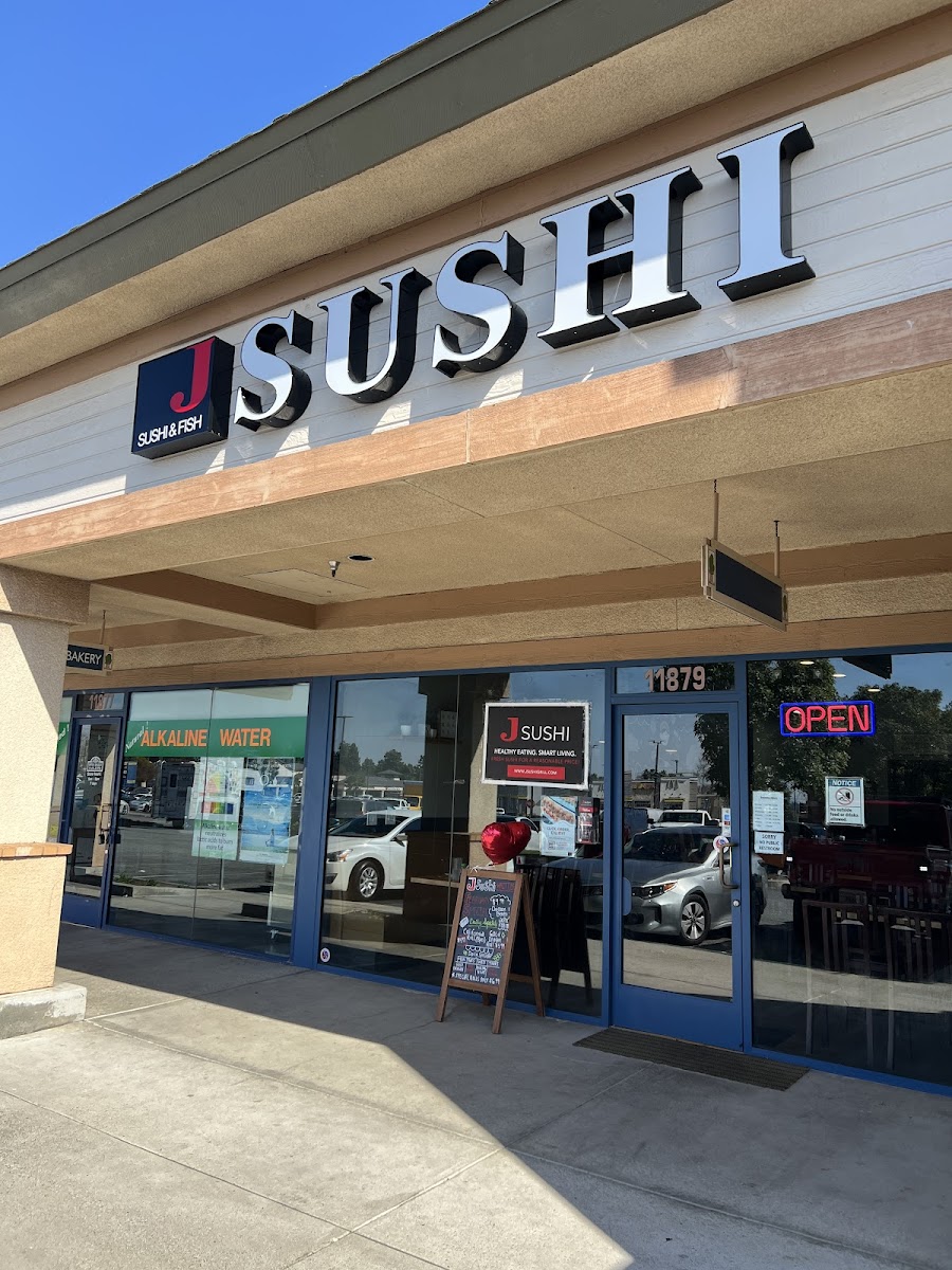 J Sushi Whittier